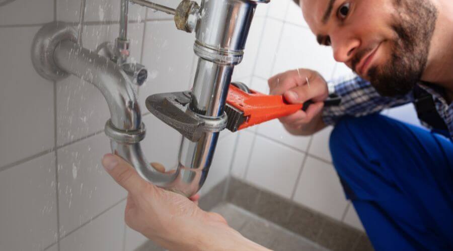 Expert burst pipe repair services in Bridgeton, IN